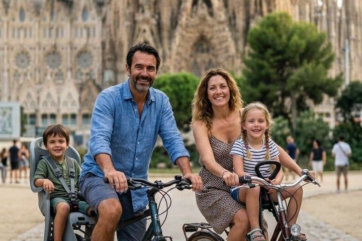 Barcelona Private Bike/eBike Tour & Sagrada Familia Tickets