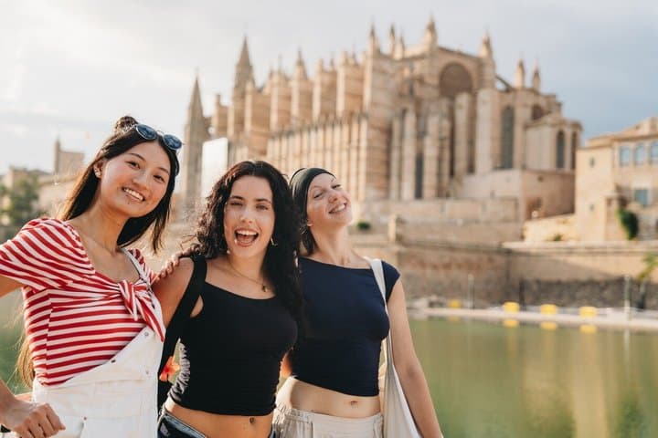 Old Town and Waterfront Private Photoshoot in Palma