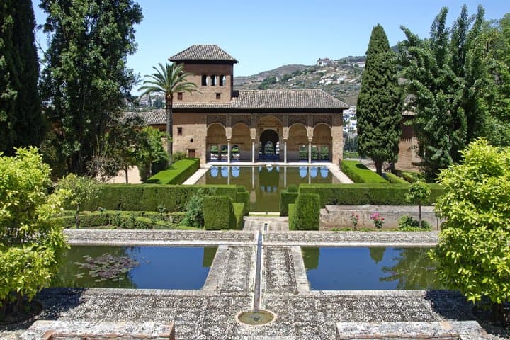 Guided Tour Alhambra, Generalife and Alcazaba without Nasrid Palaces