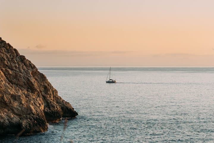 Private Sunset Sailing Tour along the North Coast