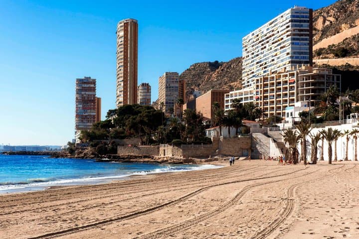 Alicante Walking Tour with Audio Guide on Your Smartphone