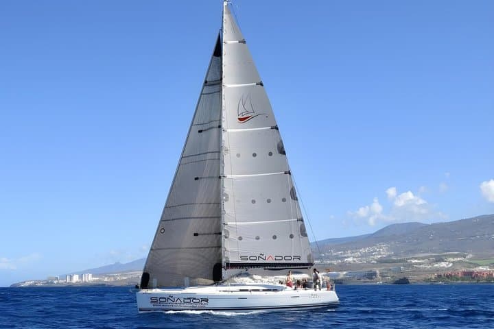 Small group sailing excursion 'Dreamer' with swimming