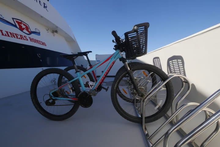 Roundtrip Ferry to La Graciosa from Lanzarote Lower Price