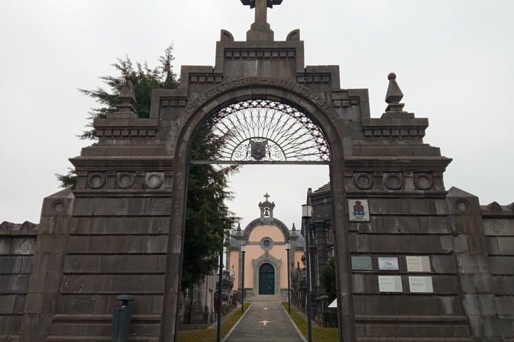 Guided Tour of the Cemetery of La Carriona in Aviles