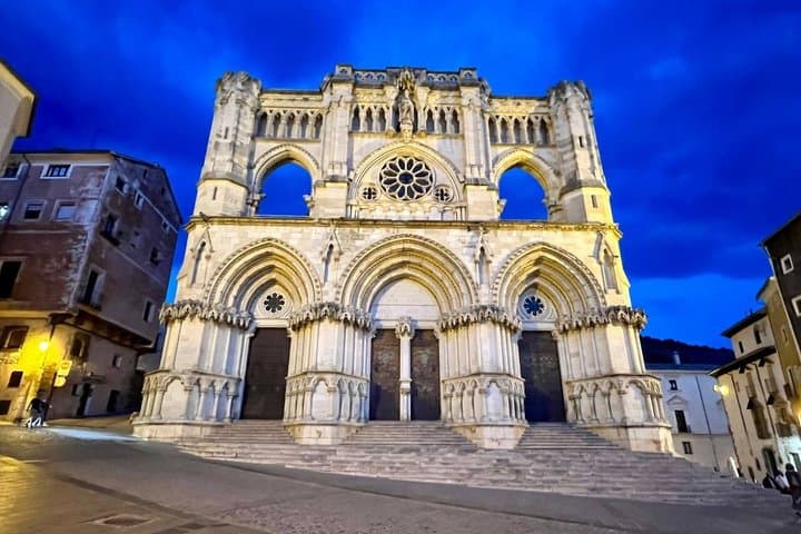 Medieval Basin Night Guided Tour