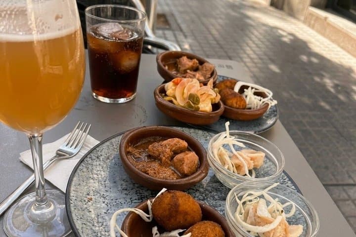 Cultural Spanish and Food Experience in Málaga