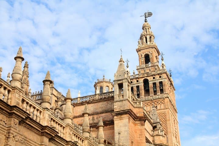 Tour Environments of the Royal Alcazar and Cathedral of Seville and Jewish