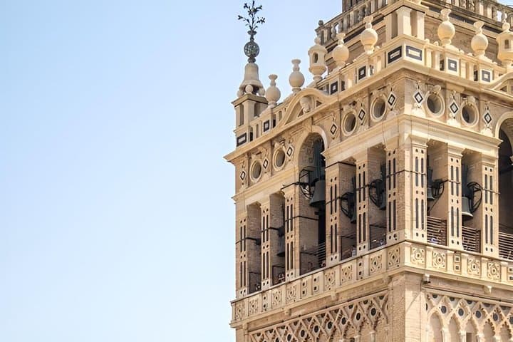 Tour Environments of the Royal Alcazar and Cathedral of Seville and Jewish