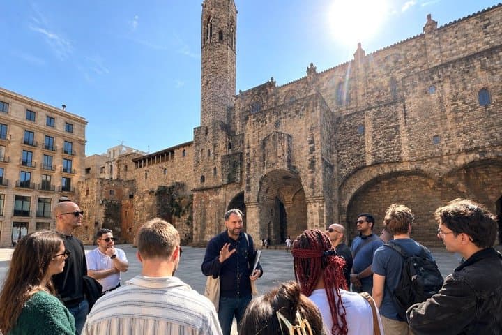 Ramblas, Old Town, Gothic and Gaudi Architecture Walking Tour