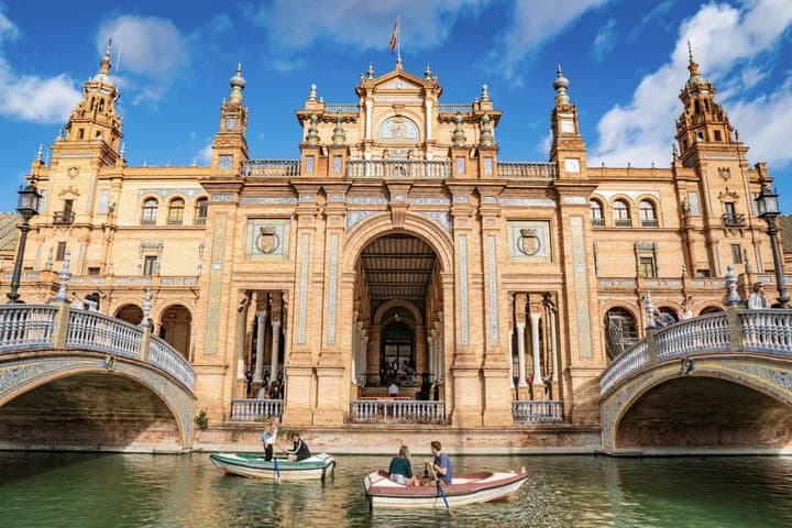 Seville Tuk Tuk Private Discovery Tour & Highlights (1-2 hours)