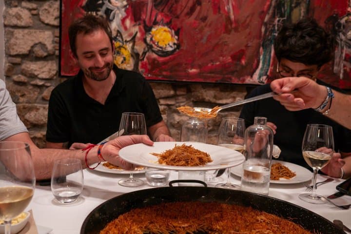 Barcelona Picasso Museum & Optional El Born Tapas & Wine Tour
