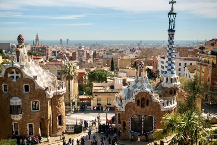 Barcelona in 1 Day: Sagrada Familia,Park Guell, La Pedrera, Tapas