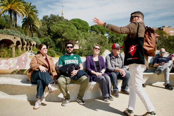 Barcelona in 1 Day: Sagrada Familia,Park Guell, La Pedrera, Tapas