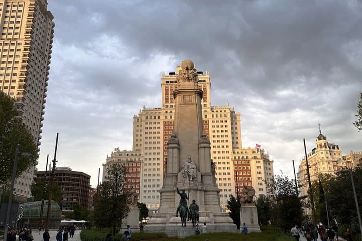 Madrid in 3 Hours Temples, Palaces and Local Myths Tour