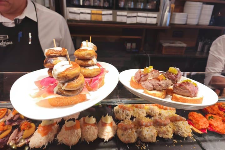 San Sebastián Highlights & Gastronomy: Day Trip from Pamplona