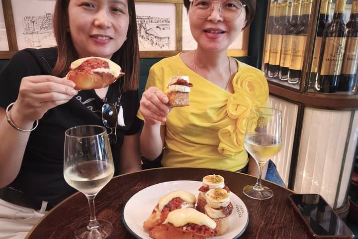 San Sebastián Highlights & Gastronomy: Day Trip from Pamplona