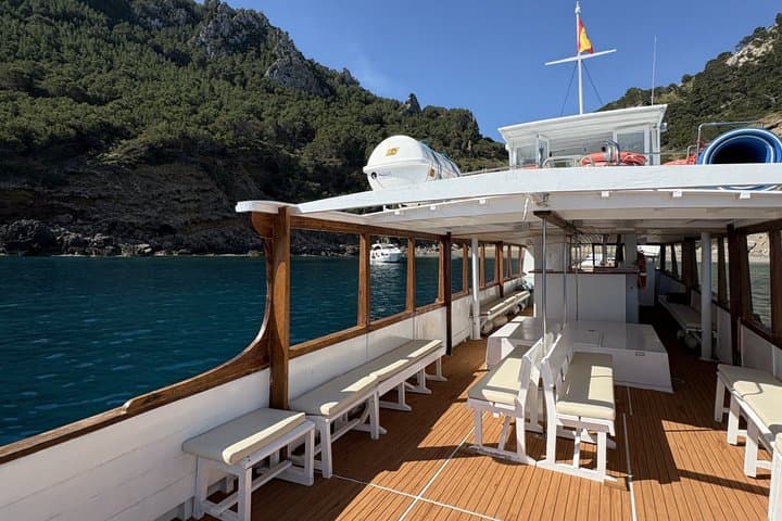 Sunset Cruise in Alcudia with Tapas & Swimming
