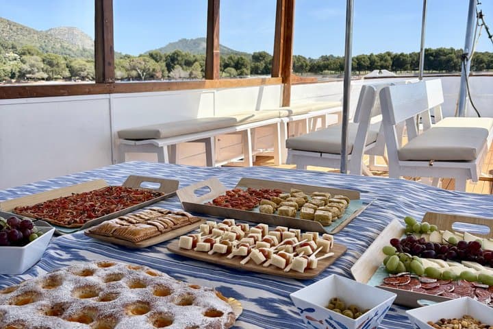 Sunset Cruise in Alcudia with Tapas & Swimming