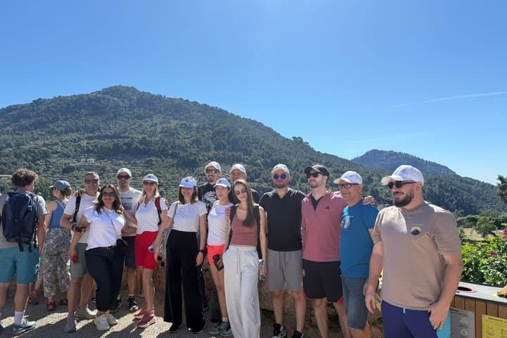 VIP TOUR Mountains to Sea: Valldemossa, Deià & Puerto Sóller
