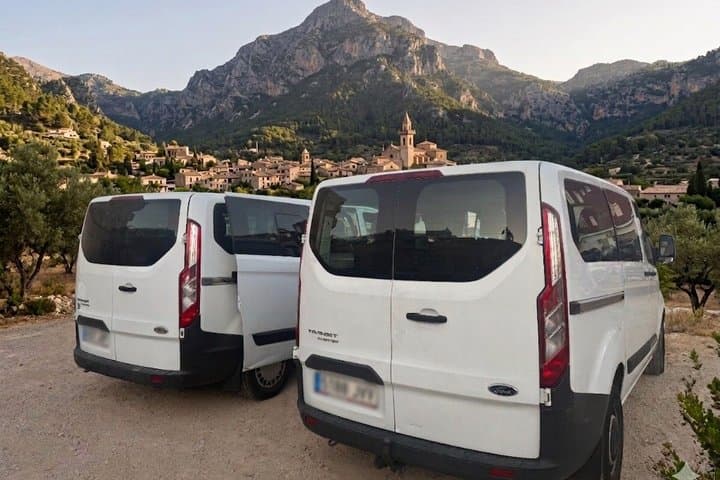 VIP TOUR Mountains to Sea: Valldemossa, Deià & Puerto Sóller
