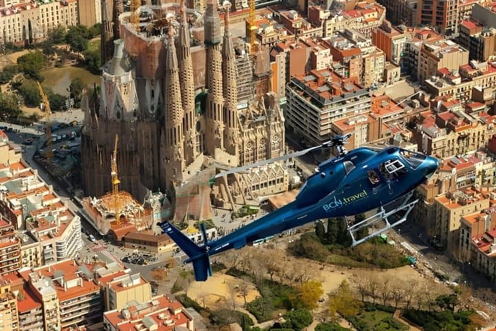 Barcelona Air and Sea Helicopter Tour and Port Cruise