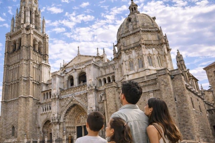 From Madrid Center: Toledo Express Day Trip with Free Tapa