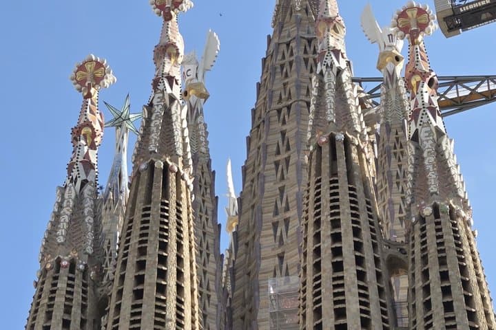 Barcelona Sagrada Familia Decoded Guided Tour