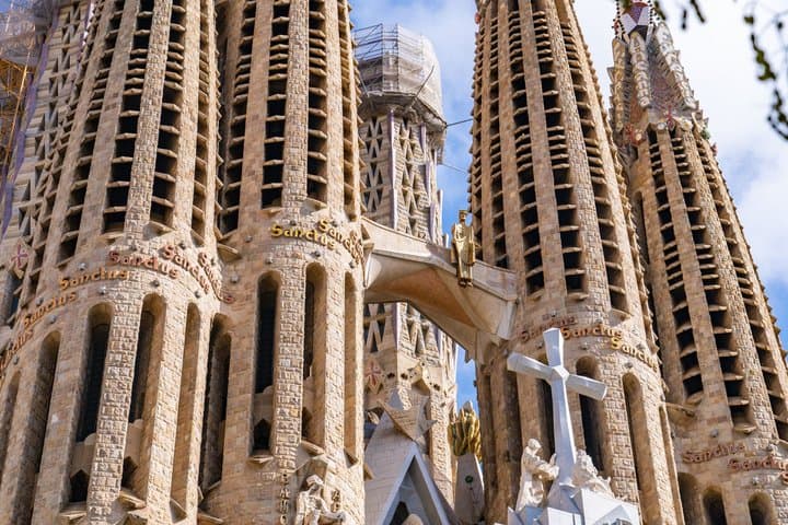 Barcelona Sagrada Familia Decoded Guided Tour