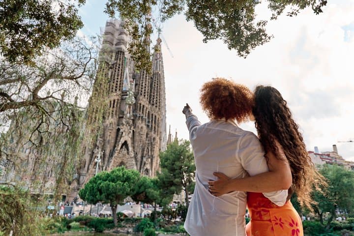 Barcelona Sagrada Familia Decoded Guided Tour