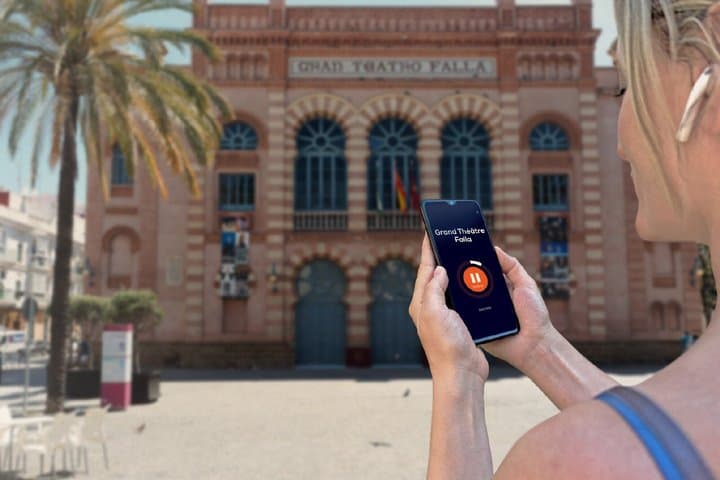 Cadiz Audio guided walking tour 2h30 and 25 audio comments