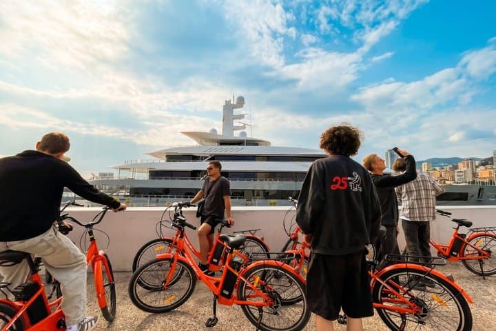 Malaga Highlights Guided Bike or E-Bike Tour with Local Guide
