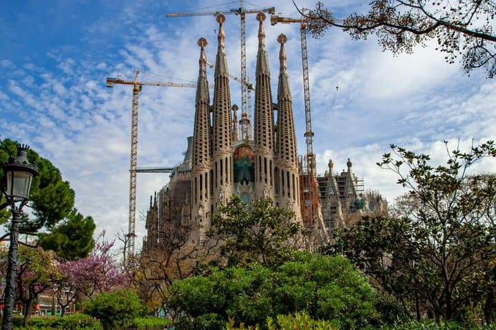 Sagrada Familia Skip-the-Line Tour & Optional Towers Access