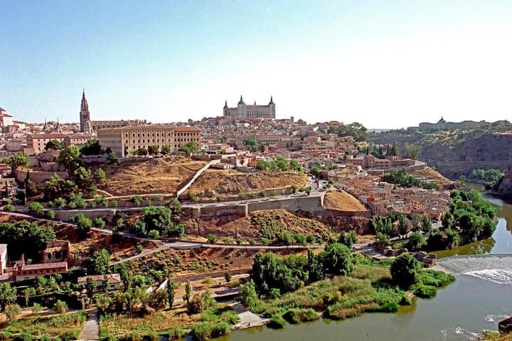 Self Guided Walking Tour of Toledo with Audio and Quizzes