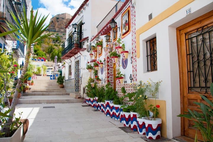 Self Guided Tour of Alicante Hannibal, Bonfires and Cannonballs