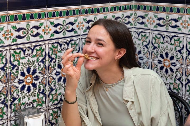 Barcelona Tapas Food Walking Tour with Wine in El Born