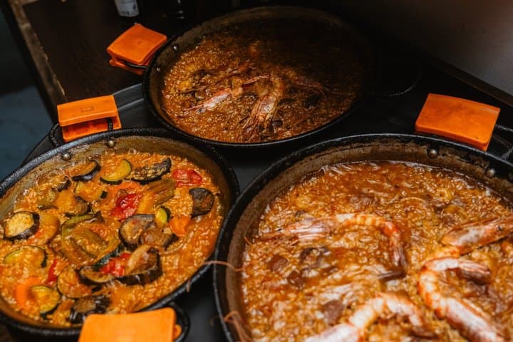 Barcelona Tapas Food Walking Tour with Wine in El Born