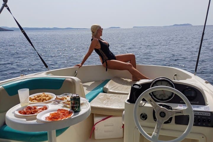 Private Boat Tour: Cala Bassa, Comte and Hidden Coves