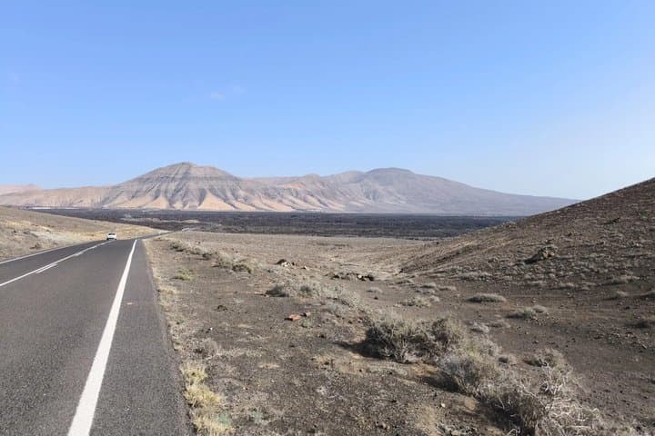 E-Road Bike Tour Lanzarote in El Golfo Green Lagoon
