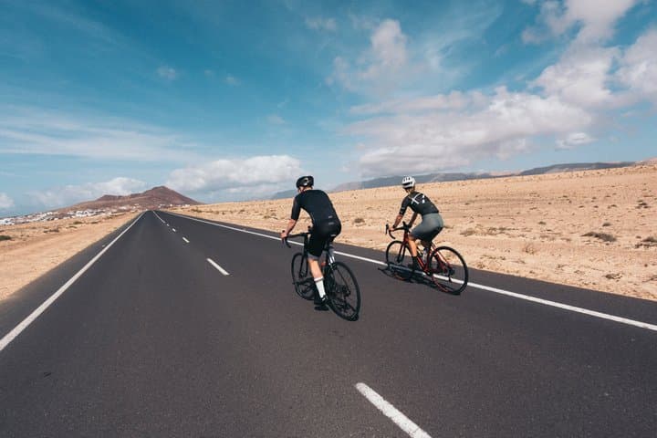E-Road Bike Tour Lanzarote in El Golfo Green Lagoon