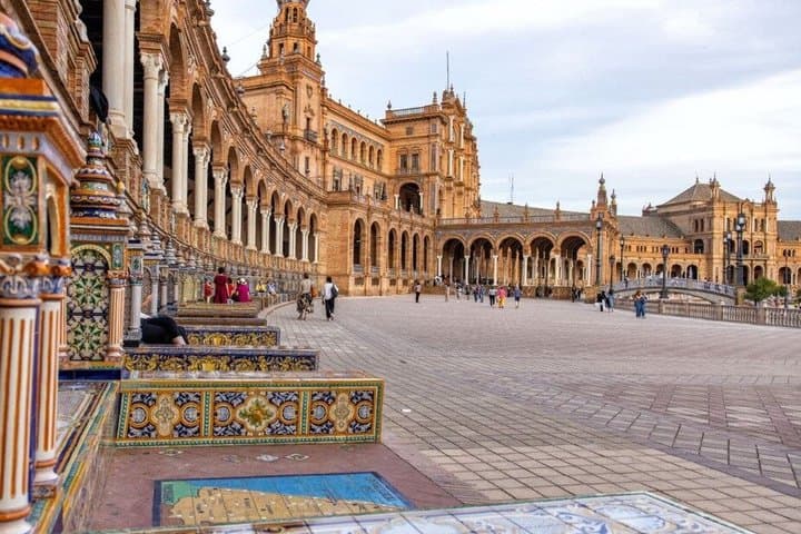 Deluxe Seville Excursion from Cadiz for Cruise Passengers
