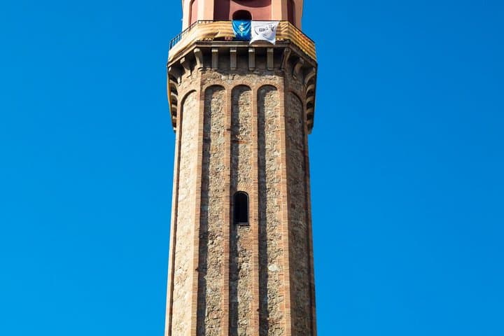 Barcelona : Local Walking Tour of Grace with vermouth included
