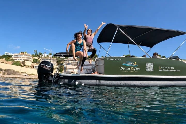 4 Hour Shared Coastal Boat Tour with Swimming Stops in Mallorca