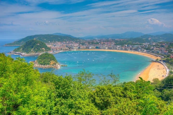 Customizable Private Sightseeing Tour in San Sebastián