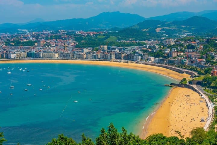 Customizable Private Sightseeing Tour in San Sebastián