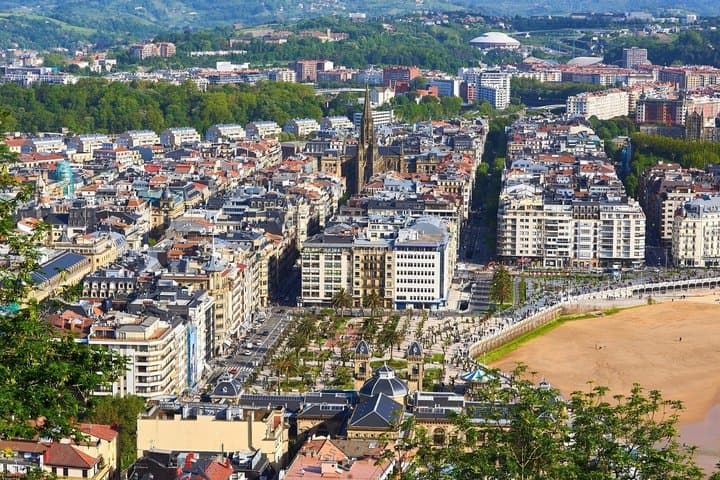 Customizable Private Sightseeing Tour in San Sebastián