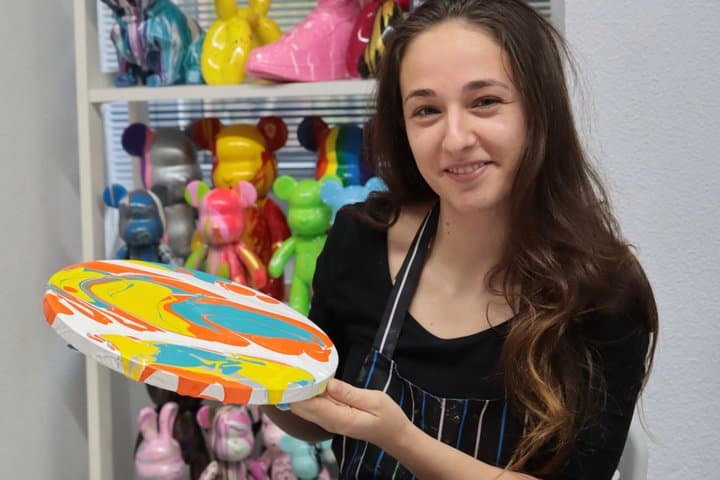 Alicante: Fluid Art-Therapy Workshop & Wine