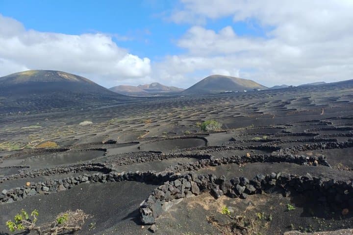 E MTB Tour Volcanic Views and Playa Quemada Coast