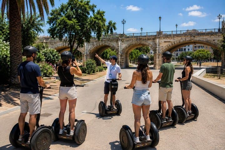 Valencia: 2h Monumental Segway Tour