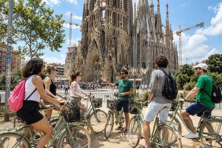 Barcelona Bike Tour: All the Highlights, Zero Stress