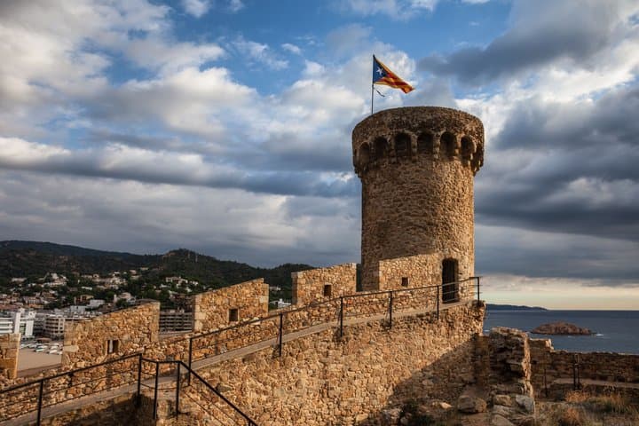 Costa Brava and Tossa de Mar from Barcelona with Walking Tour